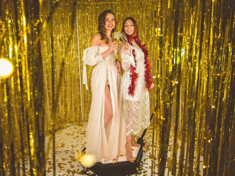 Rotating video booth