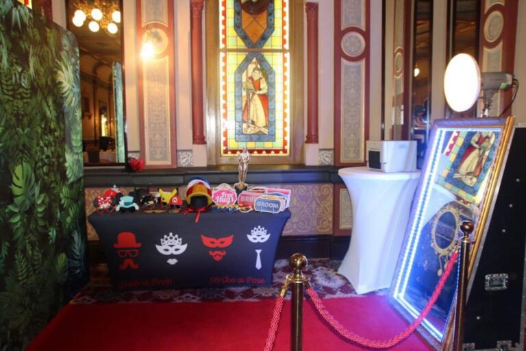 Glamour Mirror Photo Booth Melbourne
