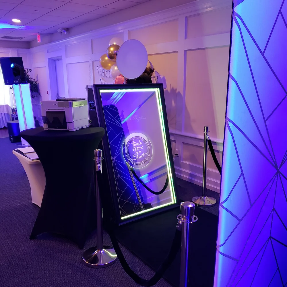 Royal Booths mirror photo booth