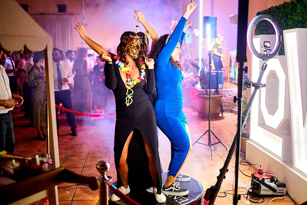 360 video booth hire Melbourne