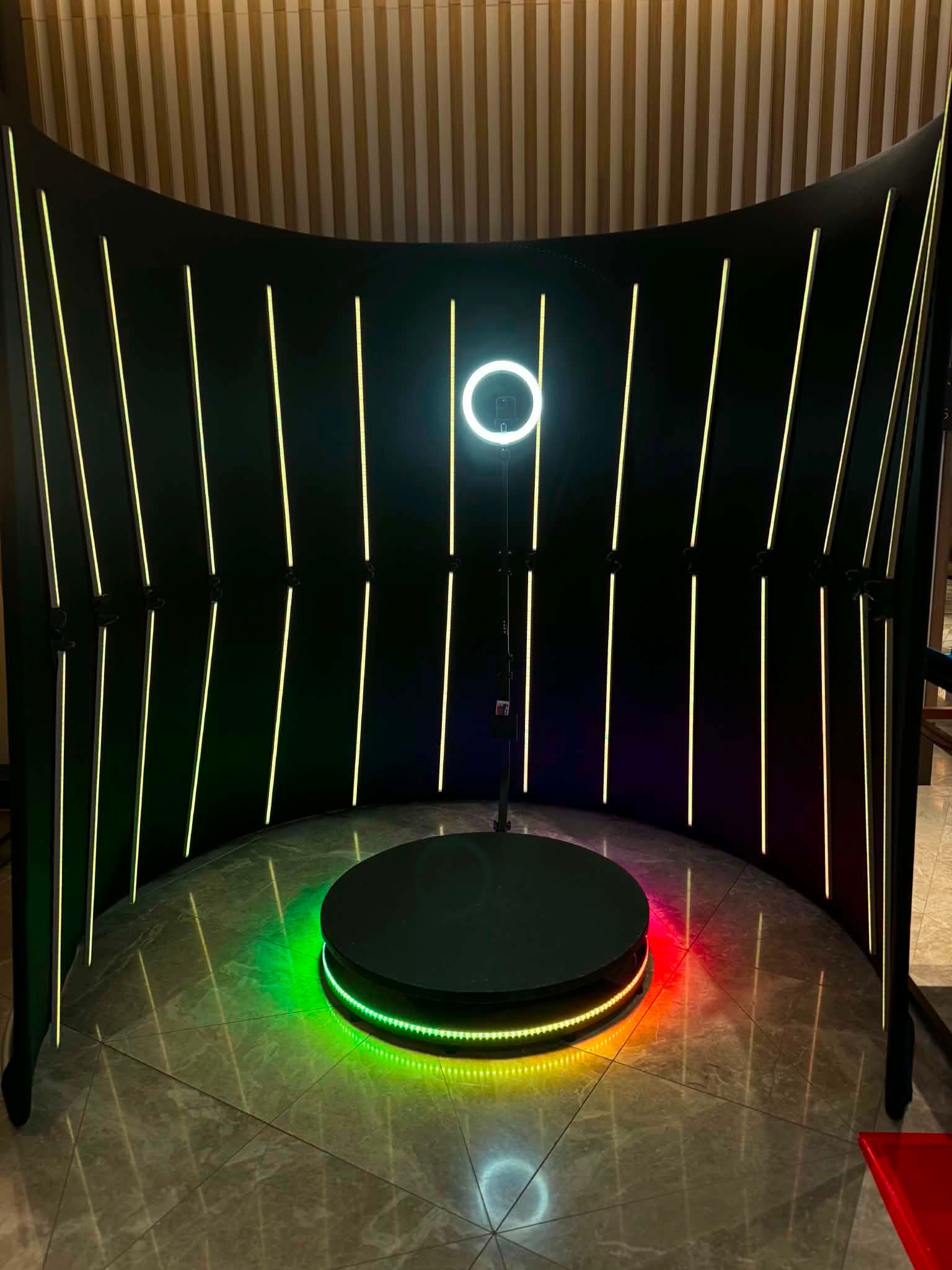 Royal Booths Deluxe 360 Photo Booth