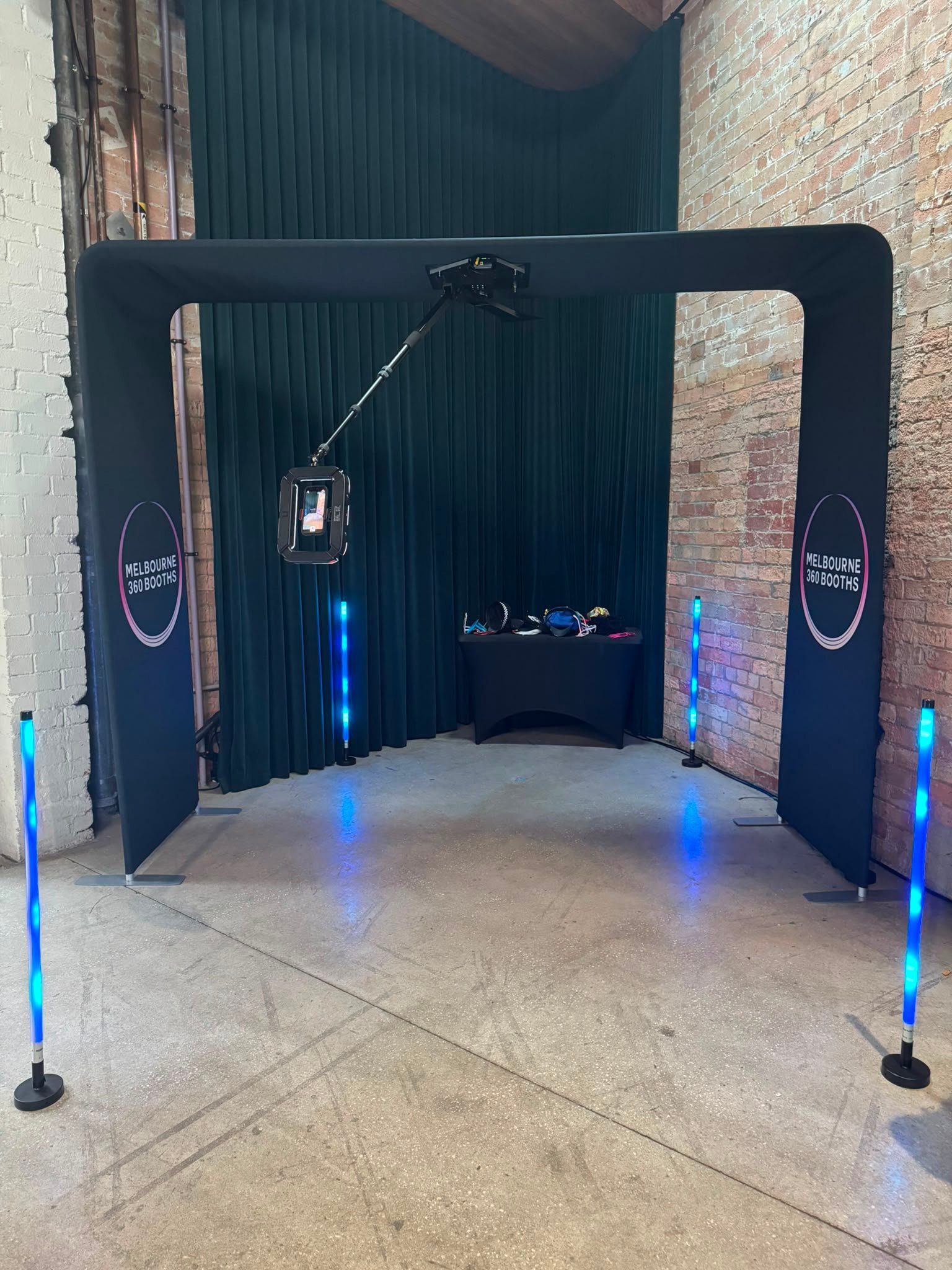 Royal Booths Ultimate Wireless Overhead 360 Booth